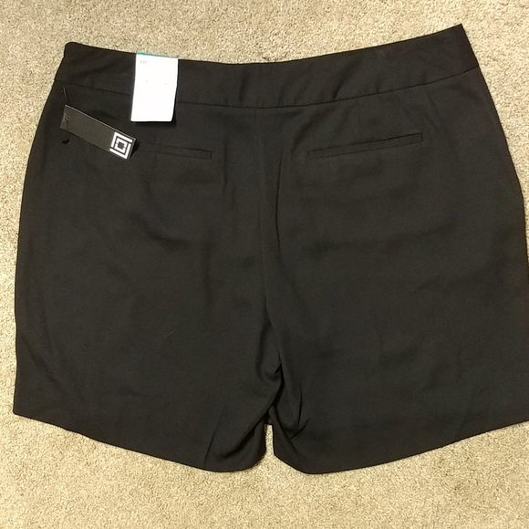 Liz Claiborne shorts - Picture 3 of 5